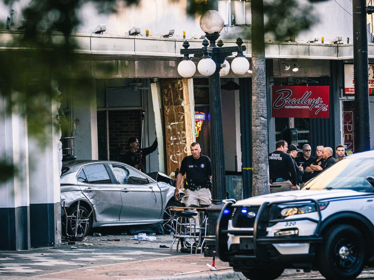 High speed chase ends with four dead after vehicle crashes into Ybor City bar [PHOTOS]