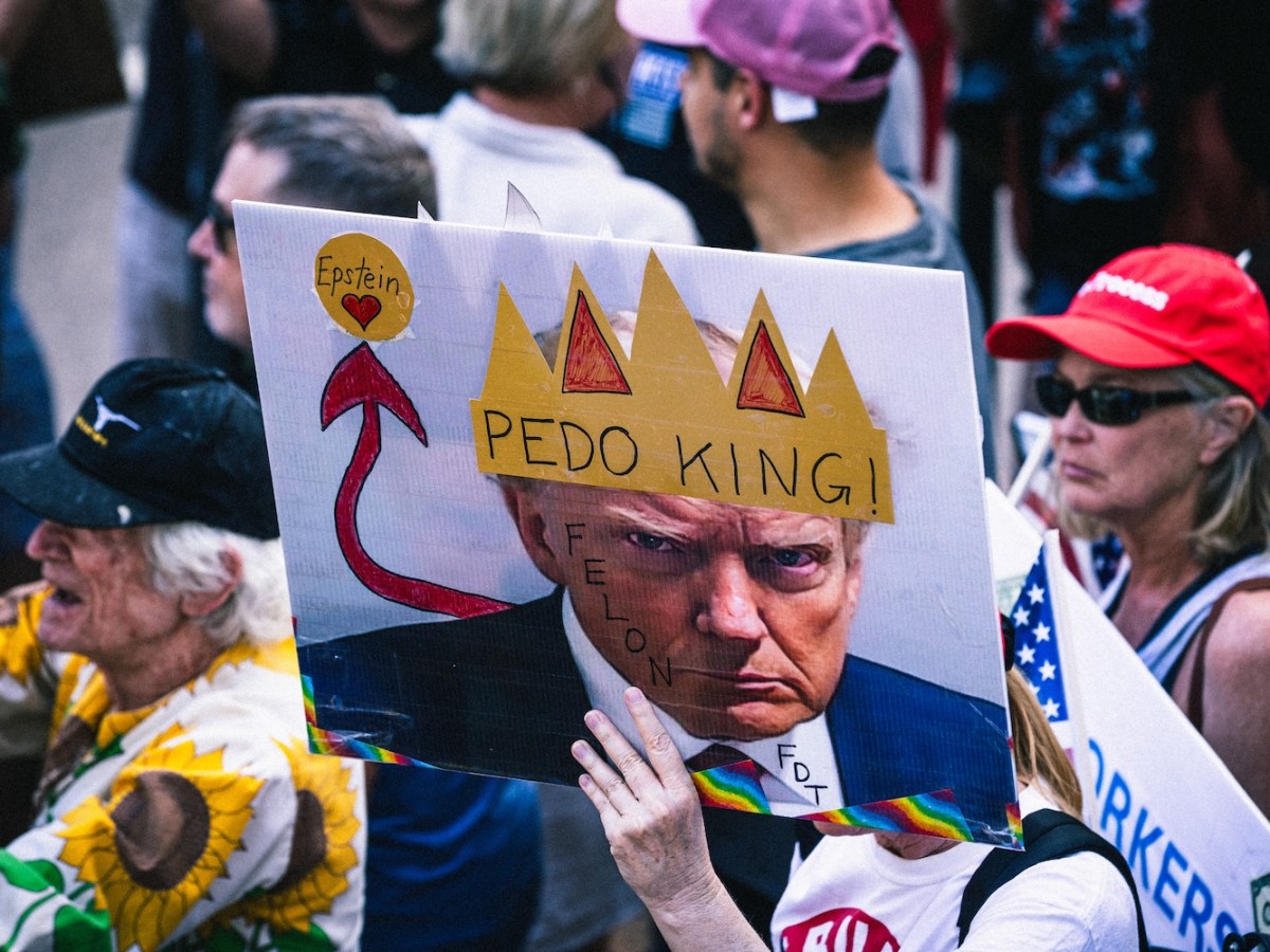 ‘Pedo King’: In downtown Tampa, more than a thousand ‘No Kings’ protestors line the streets [PHOTOS]