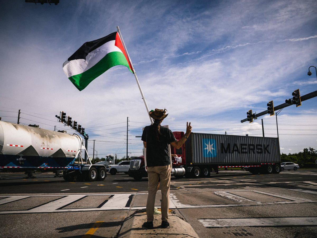 At Port Tampa Bay, activists rally in solidarity with Gaza flotilla [Photos]