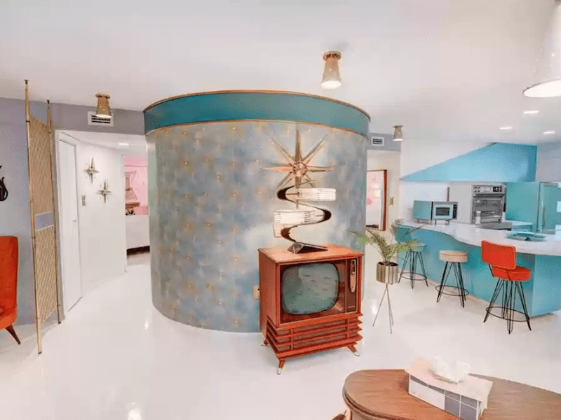 Sarasota’s midcentury atomic-style round house is back on the market